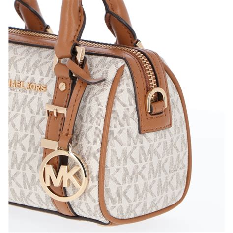 michael kors bedford medium bucket shoulder bag|bedford legacy Michael Kors bag.